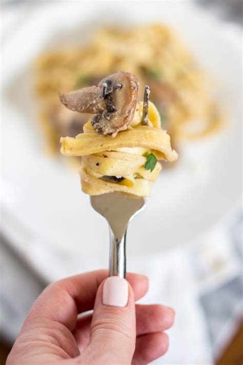 10-minute-mushroom-goat-cheese-pasta-thekittchen image