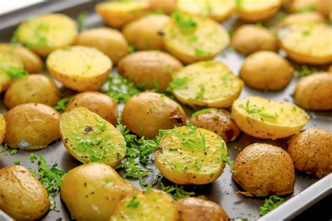 oven-roasted-baby-potatoes image