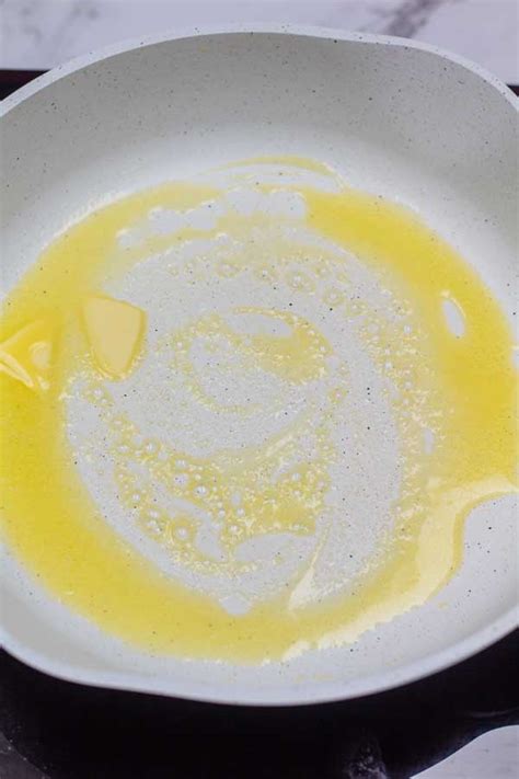 scrambled-eggs-classic-scrambled-eggs image