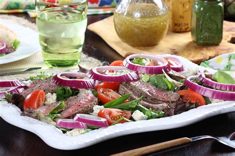 steakhouse-salad-mrfoodcom image