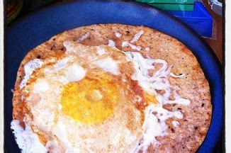 how-to-make-eggs-corn-tortilla-breakfast-food52 image