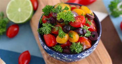 mediterranean-parsley-salad-simple-vegan-greek-salad image