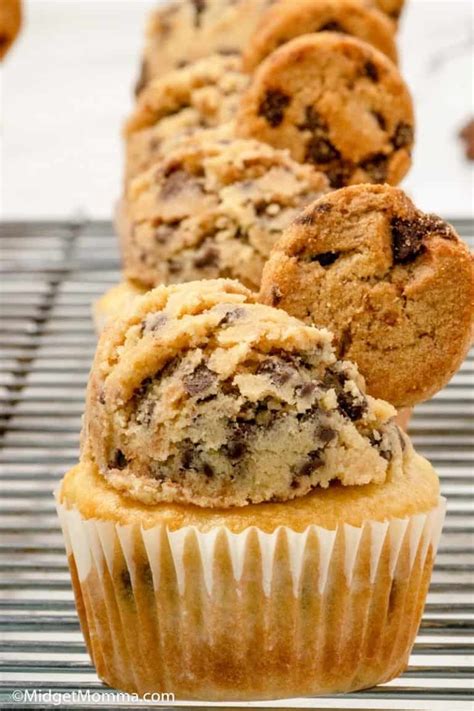 chocolate-chip-cookie-dough-frosting image