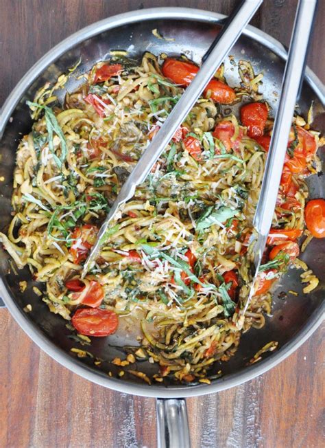 caprese-zucchini-noodles-7-ingredients-low-carb image