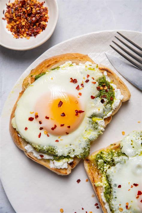 pesto-eggs-viral-tiktok-recipe-feelgoodfoodie image