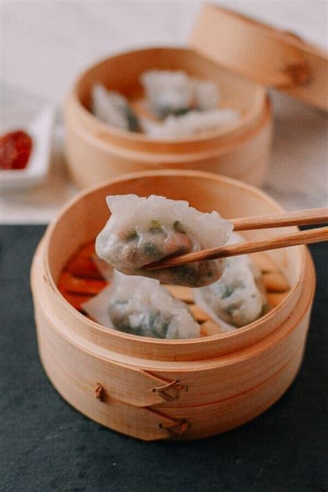 steamed-crystal-dumplings-a-dim-sum-classic-the image