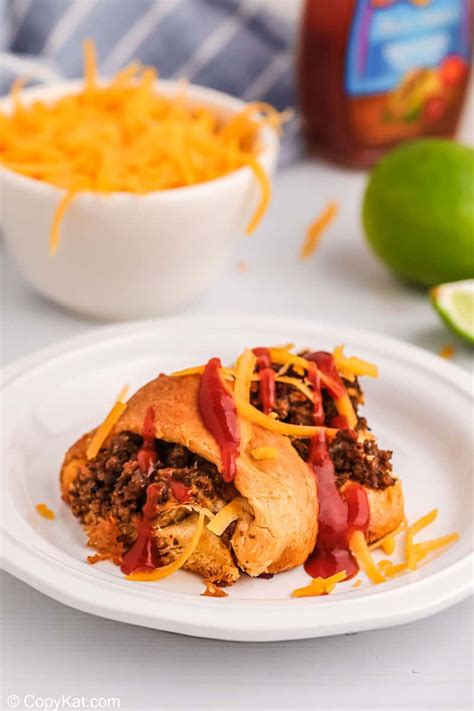 easy-taco-ring-with-crescent-rolls-copykat image
