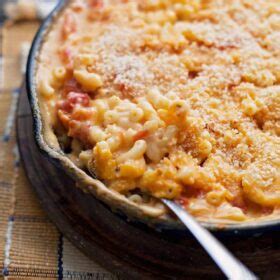baked-mac-and-cheese-with-tomatoes image