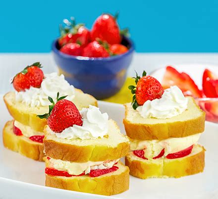 strawberry-shortcake-ice-cream-sandwiches-blue image