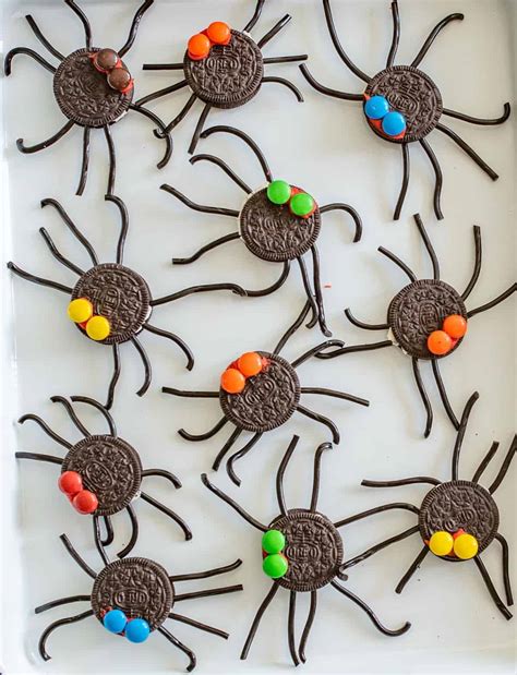 oreo-spider-halloween-snack-easy-halloween-treats image