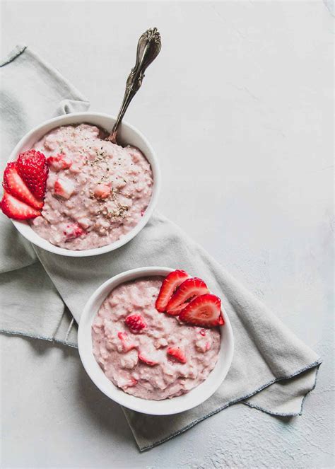 strawberry-oatmeal-stovetop-strawberry-oats image