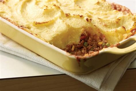 cheesy-potato-topped-beef-vegetable-shepherds-pie image
