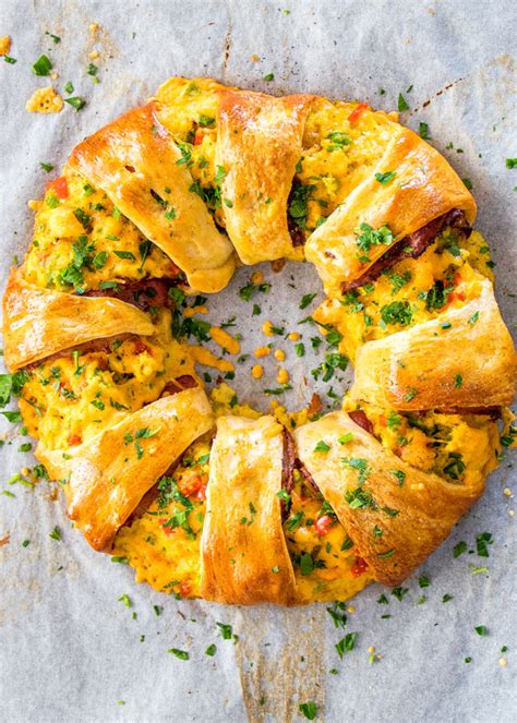 crescent-bacon-breakfast-ring-jo-cooks image