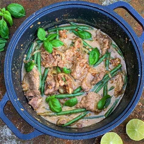 thai-pork-curry-annas-family-kitchen image