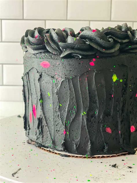 how-to-make-a-glow-in-the-dark-cake-frosting-and image