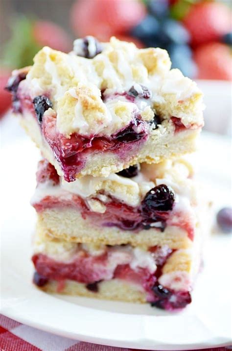 berry-pie-bars-recipe-something-swanky image