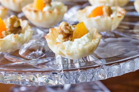 apricot-walnut-and-goat-cheese-appetizer-bites image