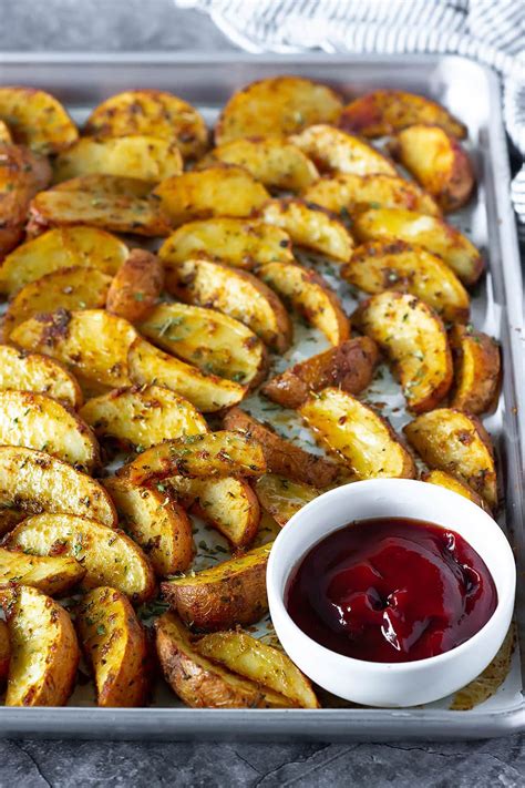 cajun-oven-baked-potato-wedges image