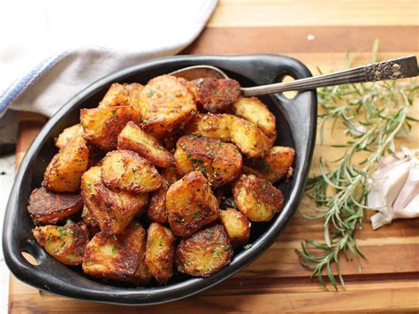 the-best-crispy-roast-potatoes-ever-recipe-serious-eats image