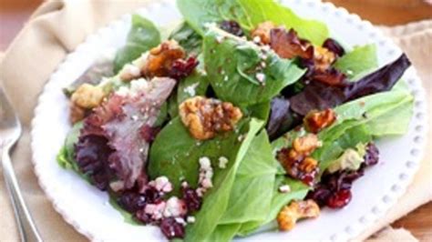 candied-walnut-and-gorgonzola-salad image