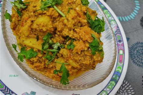 aloo-kheema-minced-meat-potato-curry-the-big image