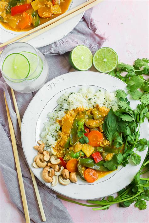 thai-pineapple-yellow-curry-with-vegetables image