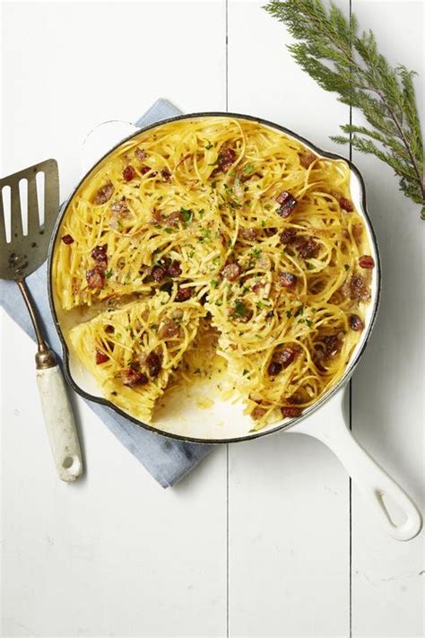 spaghetti-carbonara-skillet-pie-recipe-how-to-make image