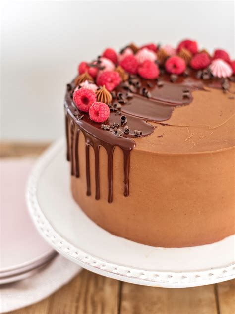 raspberry-chocolate-truffle-cake-with-chocolate-ganache image