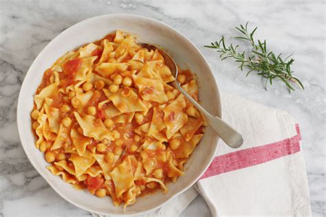 best-pasta-e-ceci-recipe-how-to-make image