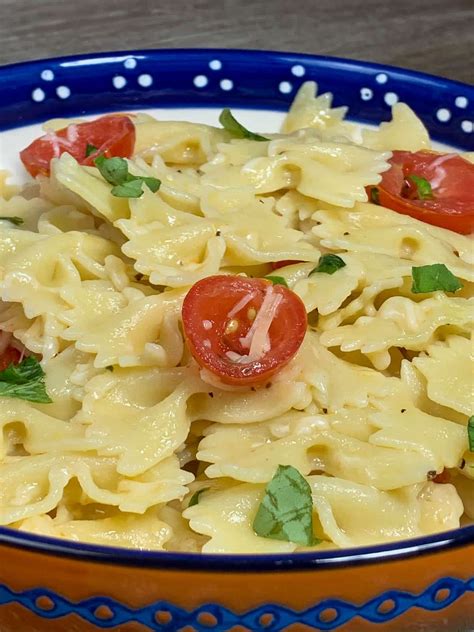 bow-tie-pasta-with-fresh-basil-tomatoes-hot-rods image