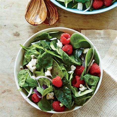 spinach-salad-with-berries-and-goat-cheese image