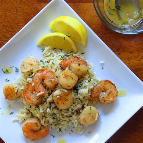 best-shrimp-and-scallop-with-rice-recipe-how-to image