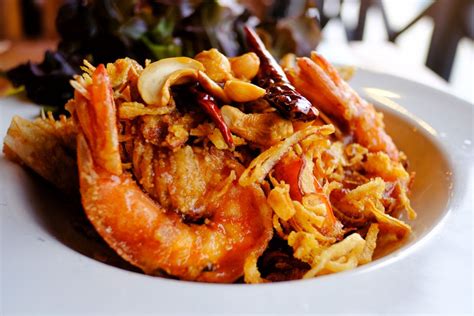 thai-stir-fried-tamarind-shrimp-recipe-the-spruce-eats image