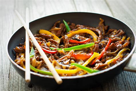 chinese-stir-fried-beef-with-three-vegetables image