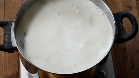 the-easy-4-ingredient-homemade-soymilk-you-need image