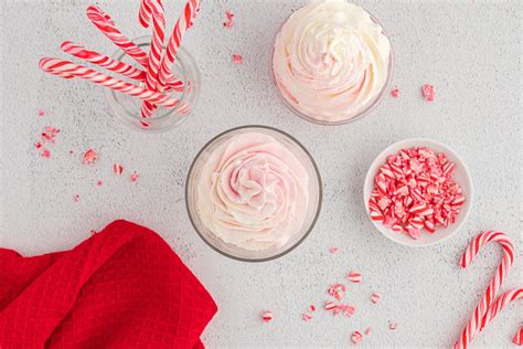 easy-peppermint-whipped-cream-5-minutes-4 image