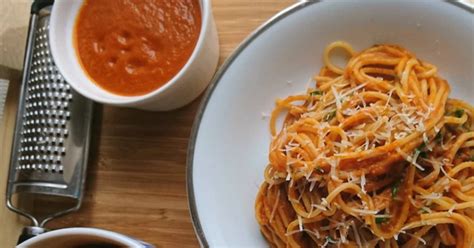 tomato-garlic-and-black-olive-pasta-sauce-avogel image