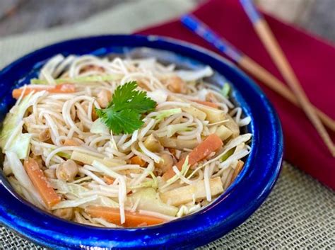 thai-curry-noodle-bowls-perkins-good-earth-farm image