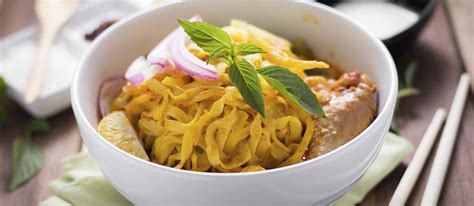 khao-soi-traditional-soup-from-northern-thailand image