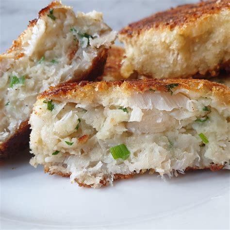 easy-homemade-fish-cakes-with-a-crispy image