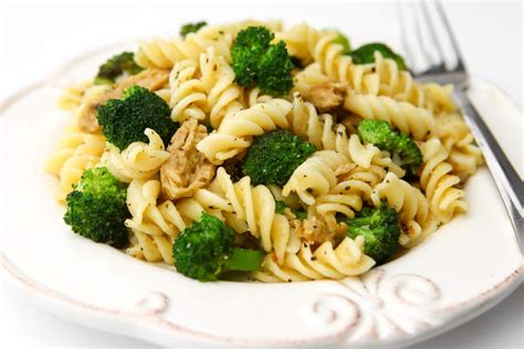 vegan-broccoli-pasta-the-hidden-veggies image