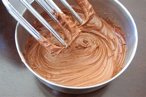 amazing-milk-chocolate-vegan-frosting-recipe-dairy image