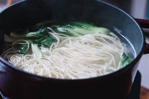 dan-dan-noodles-china-sichuan-food image