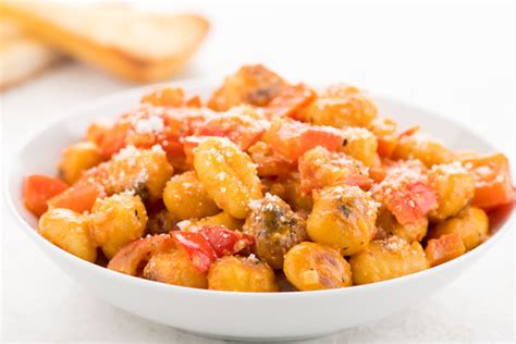 gnocchi-with-roasted-red-pepper-cream image