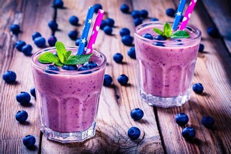 20-keto-blueberry-smoothie-recipes-for-a-fresh-start image