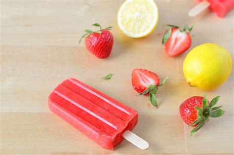 strawberry-lemonade-ice-pops-courtneys-sweets image