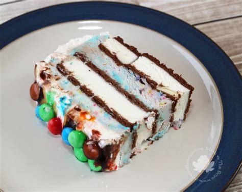 quick-and-easy-ice-cream-cake-recipe-mom-vs-the image