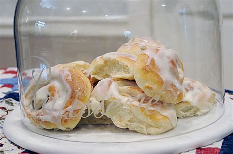 aunt-annies-awesome-sweet-rolls-thimbleanna image