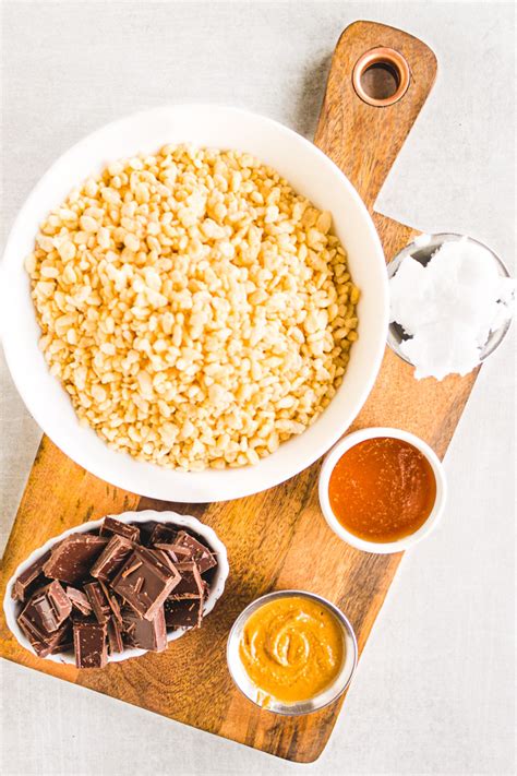 peanut-butter-and-chocolate-puffed-rice-treats-robust image
