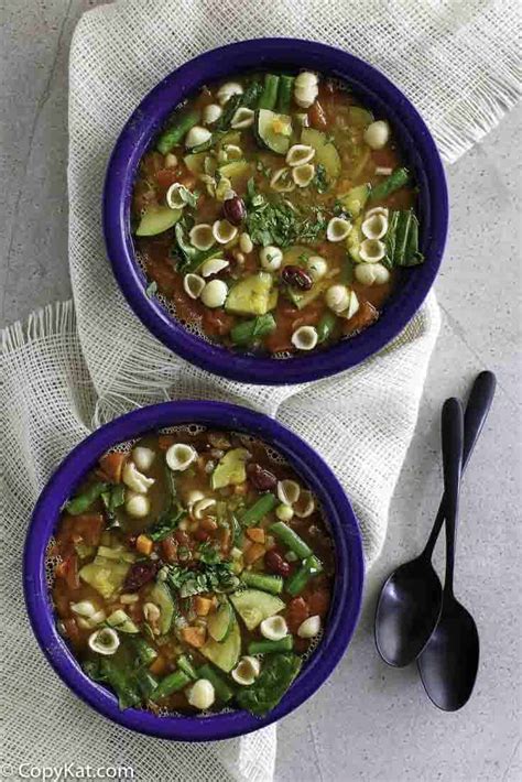 olive-garden-best-minestrone-soup image